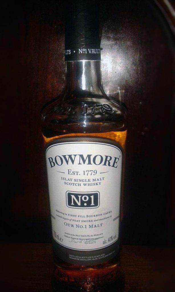 Whisky des Monats im LANGE Pub: Bowmore No. 1, Islay